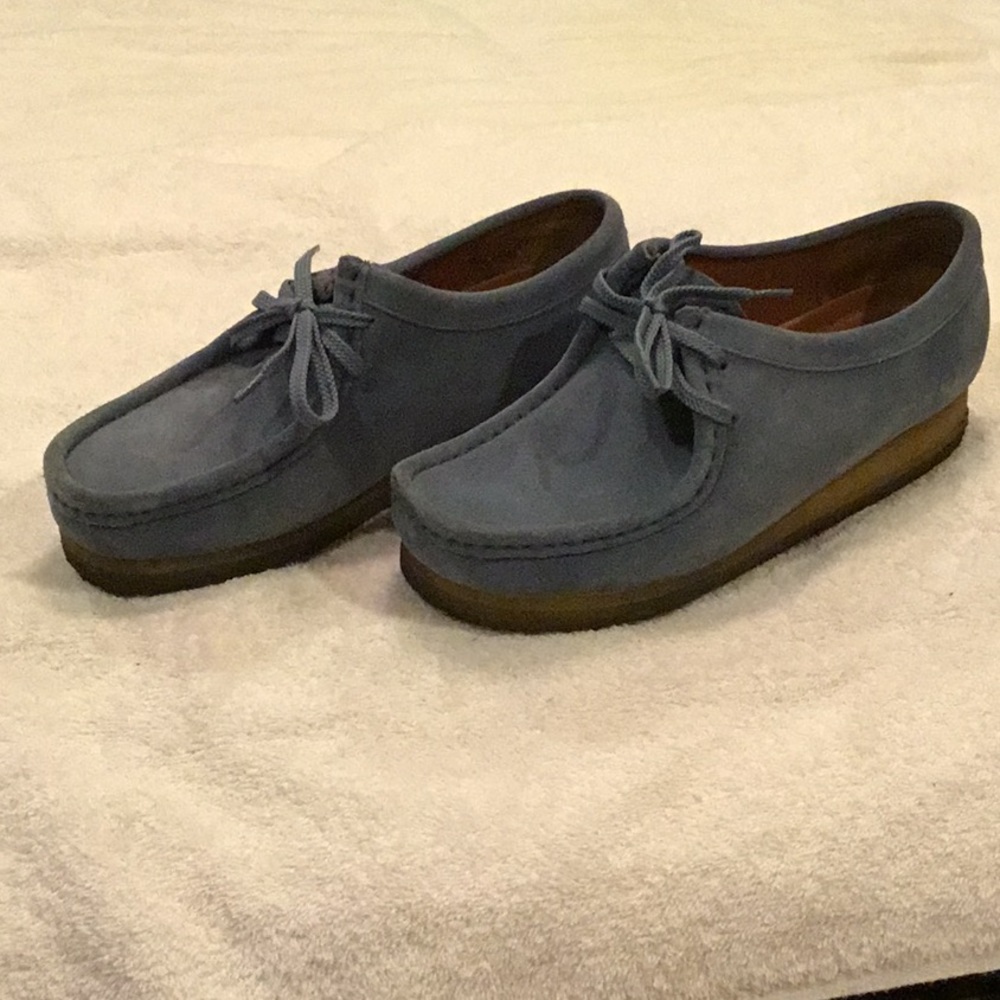 Unisex Clark’s suede Wallabees Powder Blue size 9